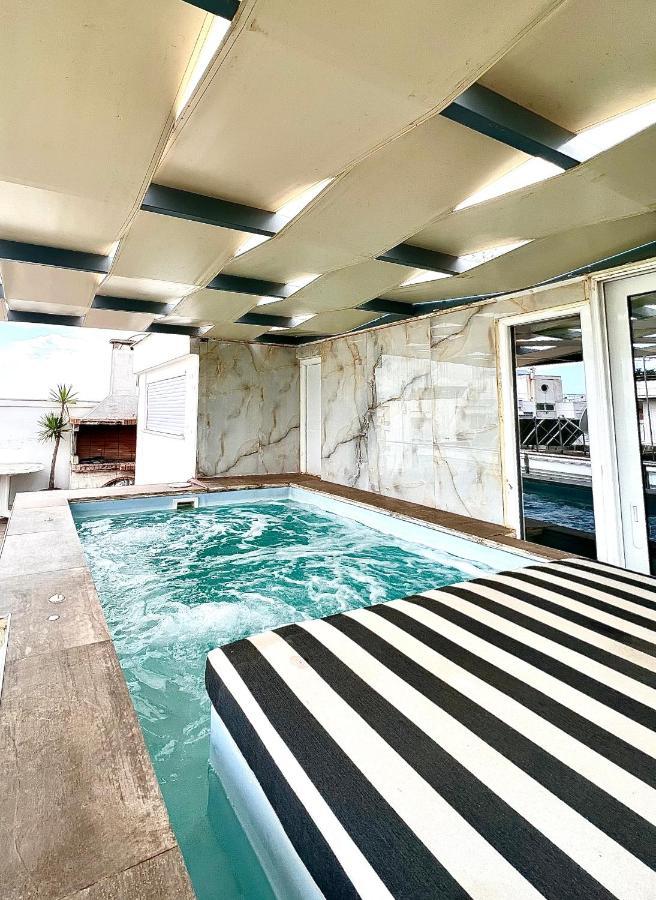 Citycenter Penthouse Mini Private Pool With Hydromassage And Great Town View Atenas Exterior foto